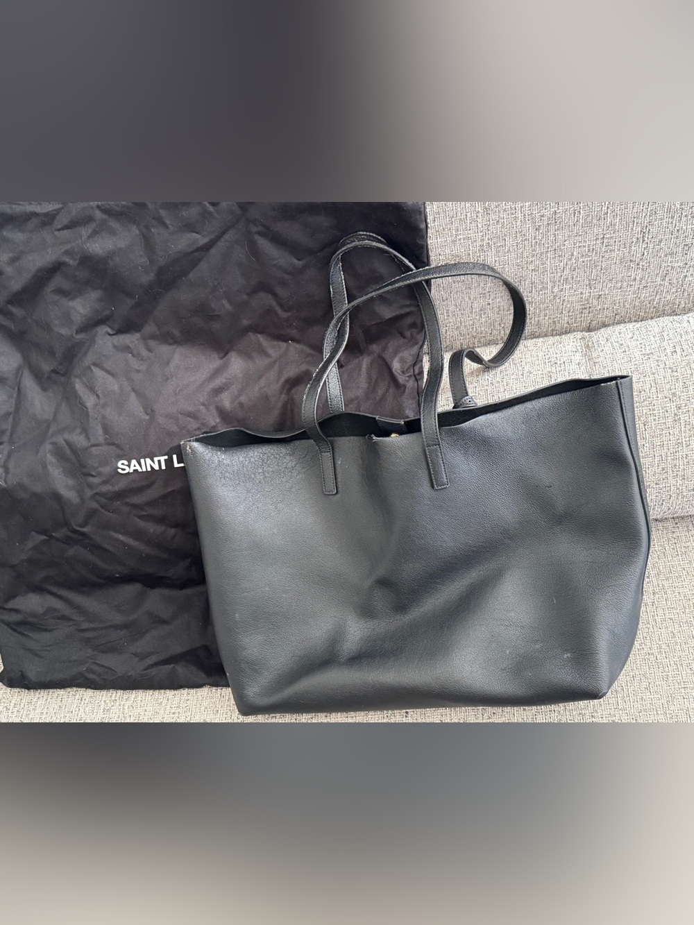 Saint Laurent Shopping Tote Bag in Black Leather - Picture 6 of 16